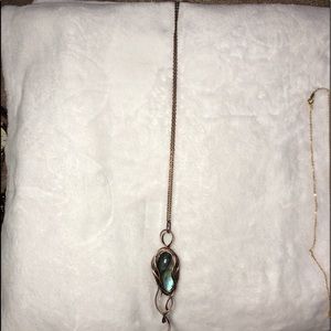 Stone pendant necklace
